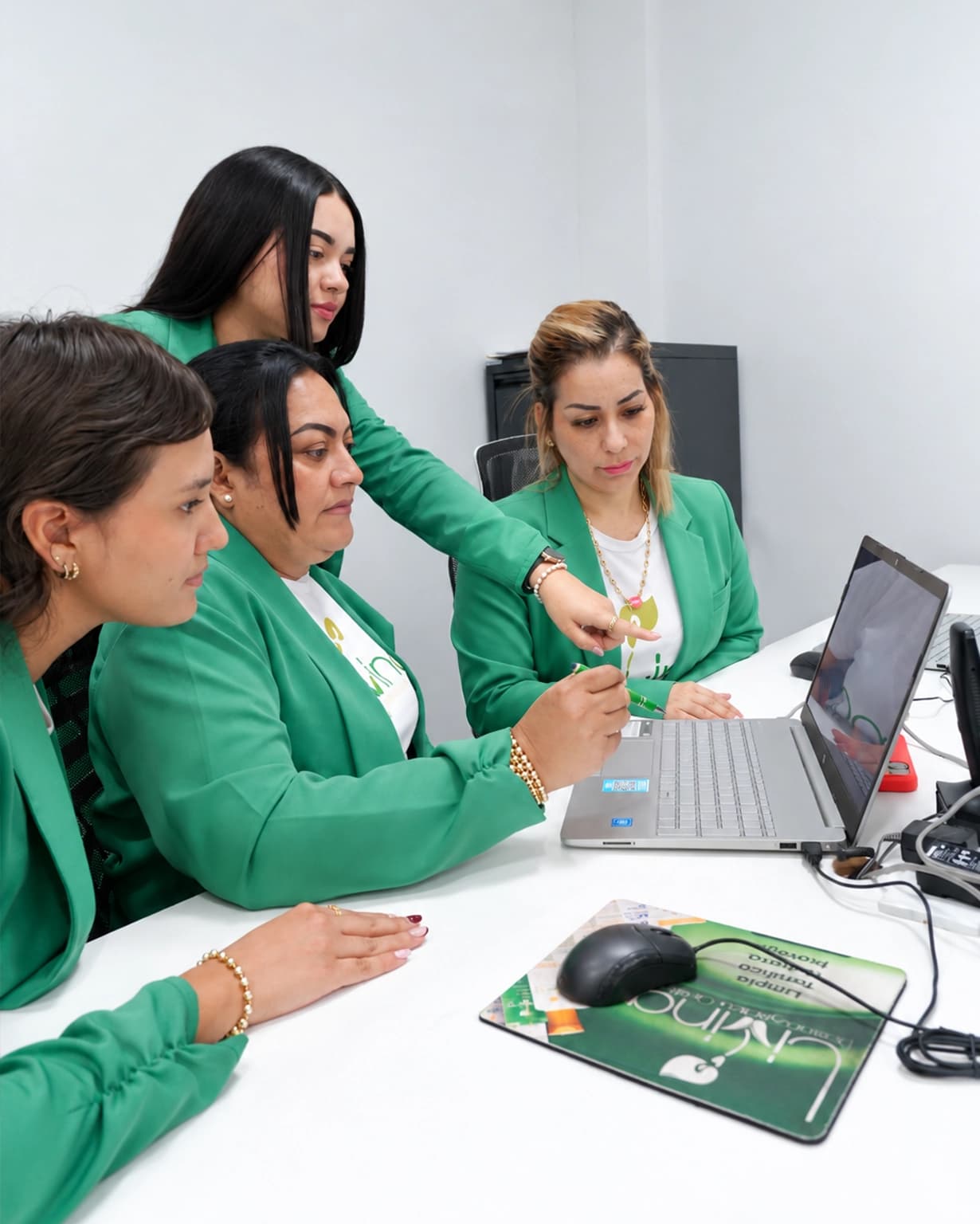 Equipo Living en reunión de trabajo